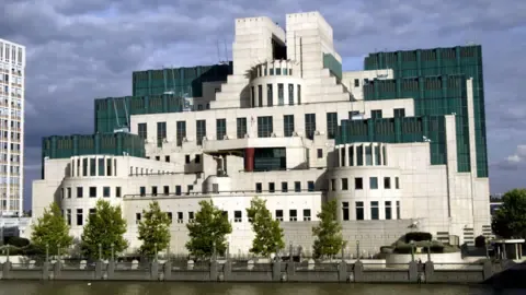 The UK's Secret Intelligence Service Introduces Deep Web Gateway to Lure Intelligence Sources in the Russian Federation